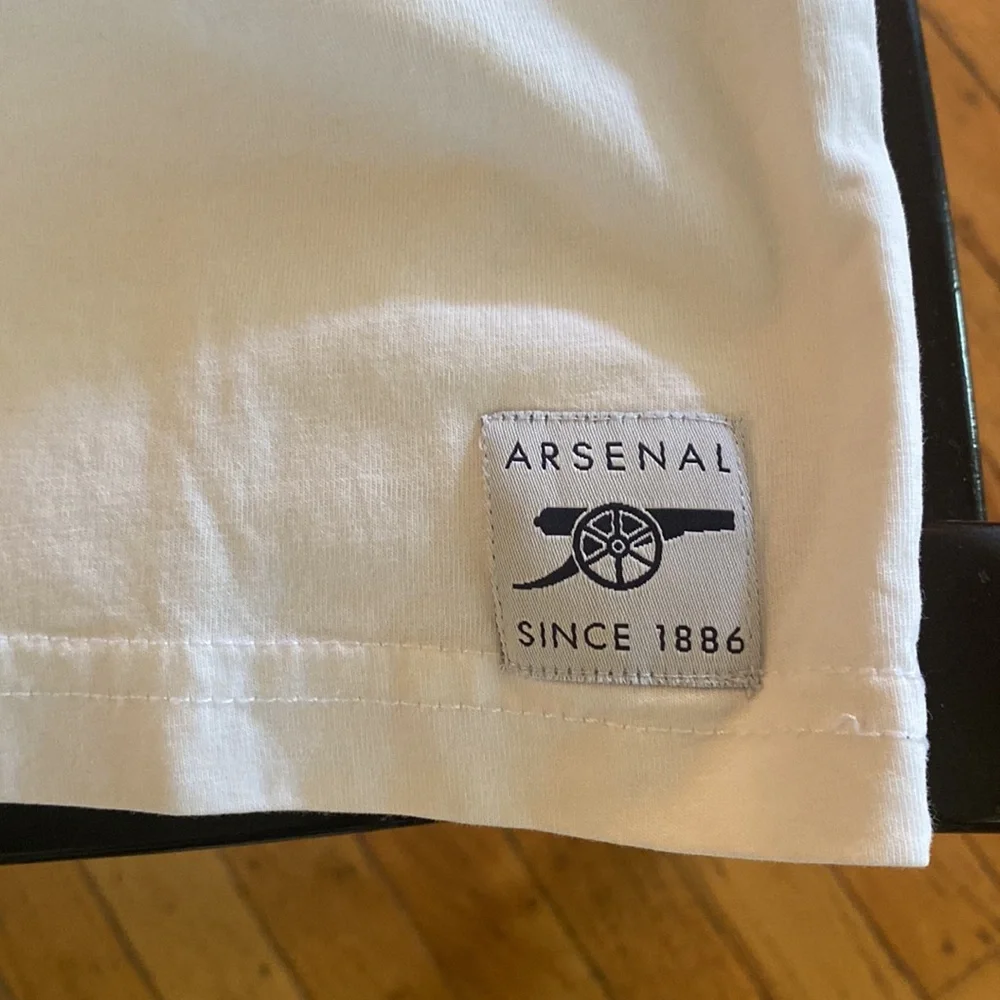 ⚽️ Arsenal Football Club Tee ⚽️ - Picture 3 of 5
